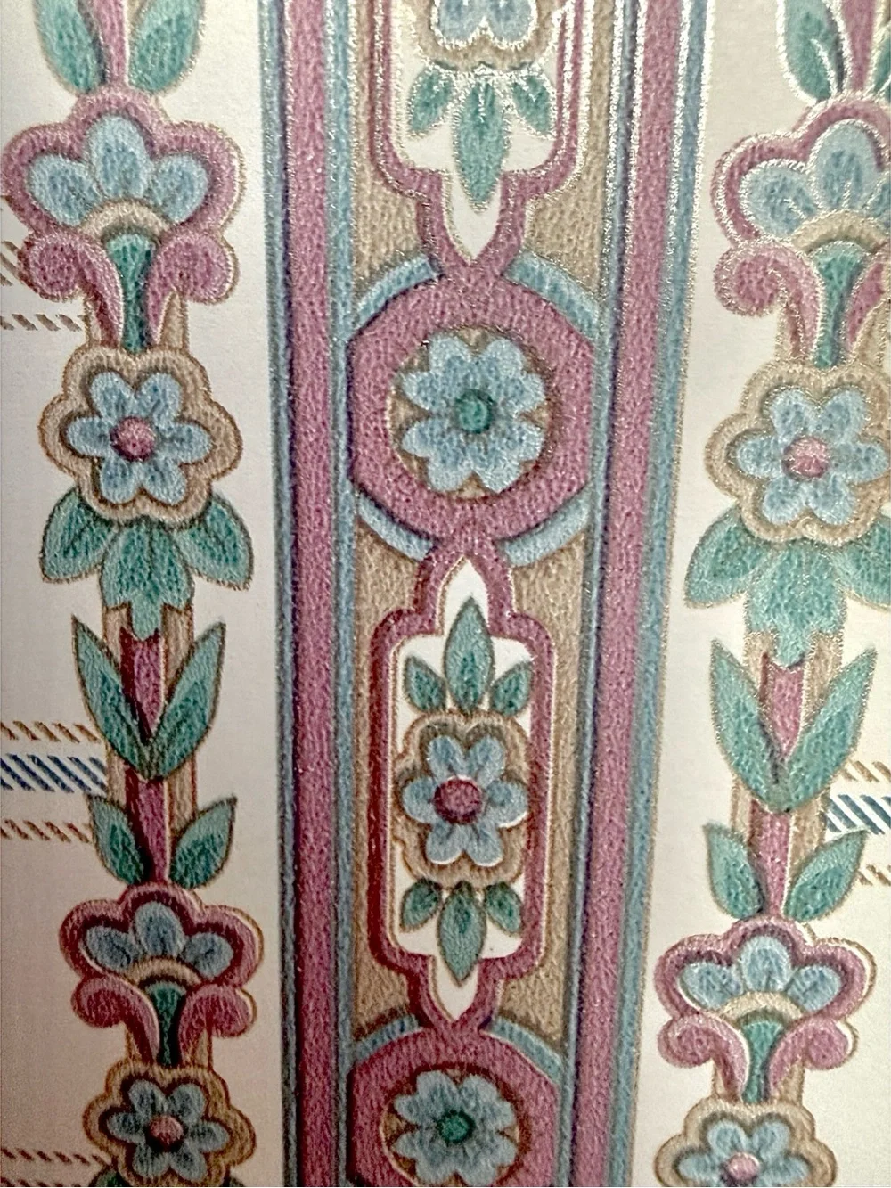 Vintage Wallpaper Remnant Floral Pattern Croquette Cottage Floral Retro Paisley